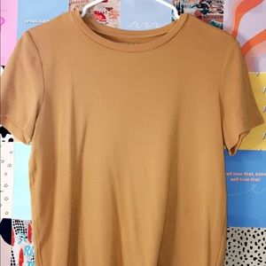 I’m selling an american eagle tee, size medium